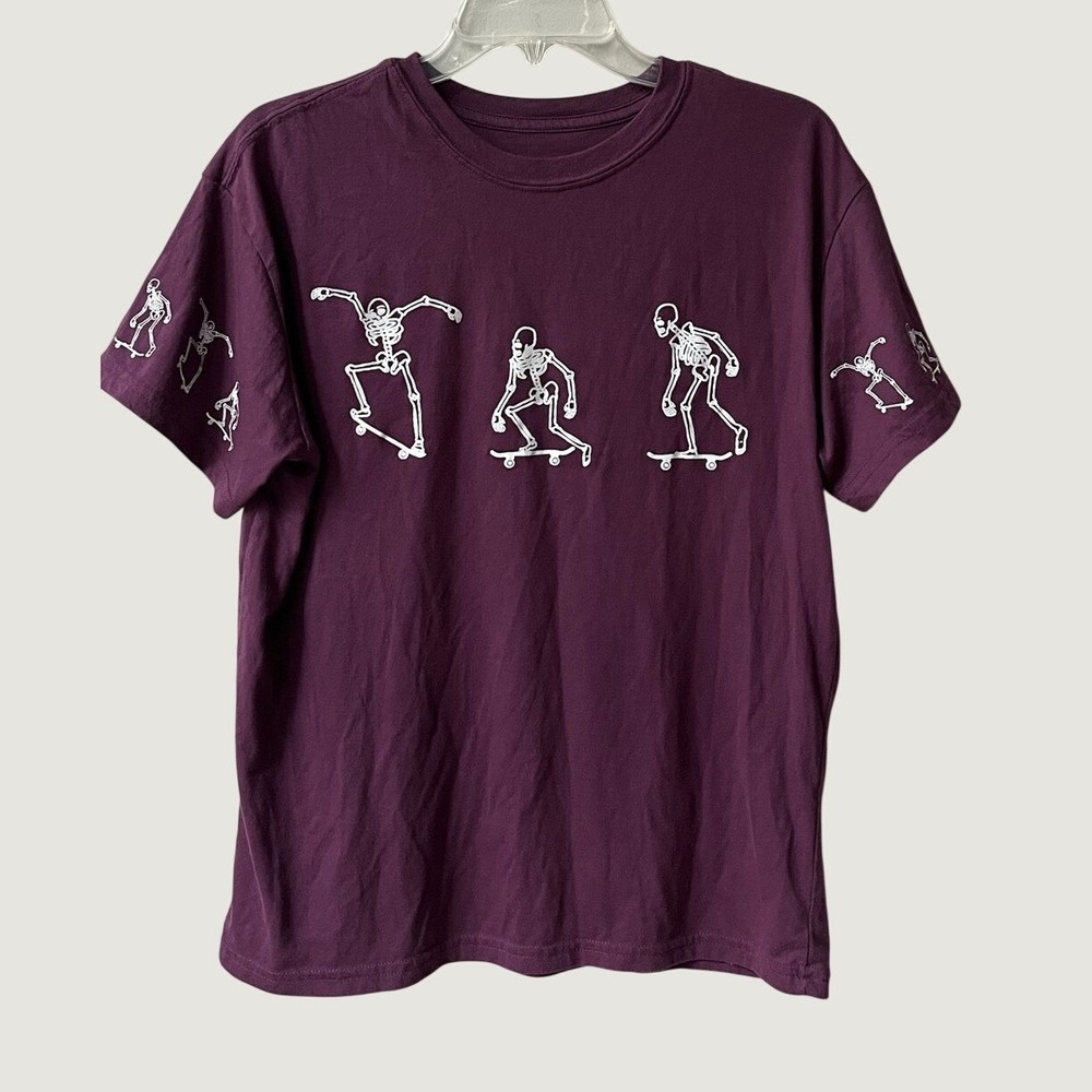 Weekend Warrior Skeleton Skateboard Graphic T Shirt Mens Medium Purple Grunge